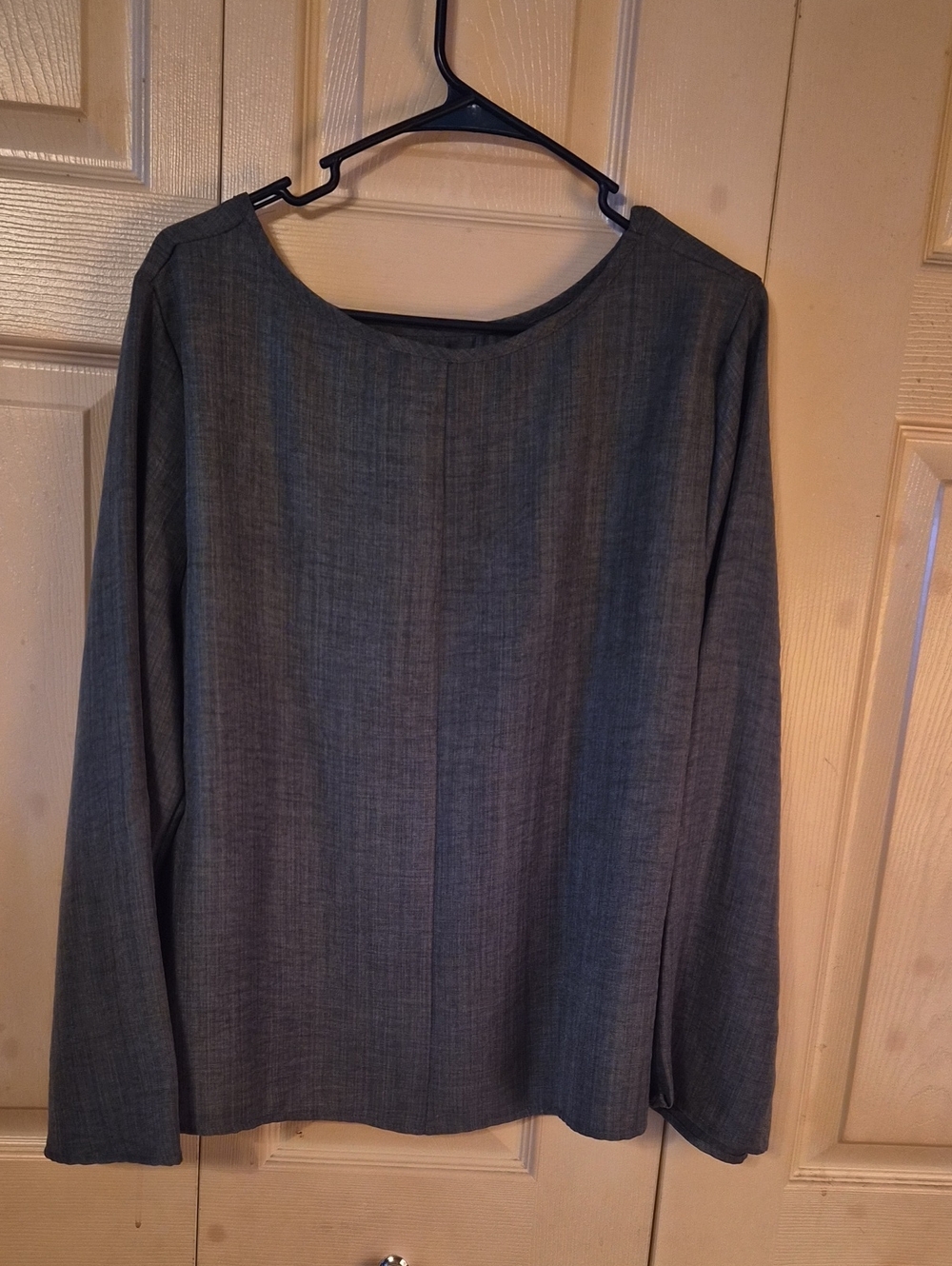 Classic Long Sleeve Gray Top